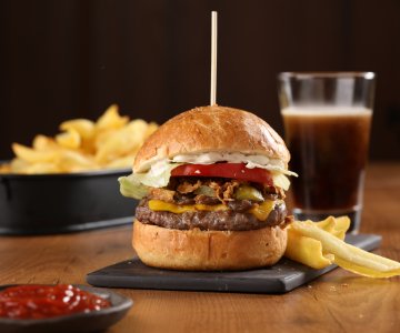 Enişte Cheeseburger Menü