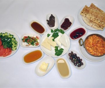 3 Kişilik Kahvaltı Tabağı