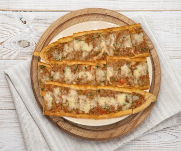 Kıymalı Kaşarlı Pide 1 Porsiyon